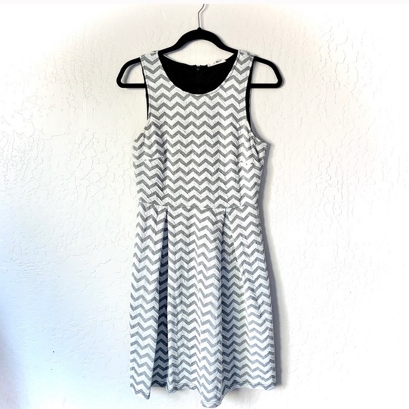 41 Hawthorn Stitch Fix Chevron Dress M - Picture 1 of 5